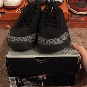 Air Jordan XIX Low size 6 big kids, or 7.5 womens